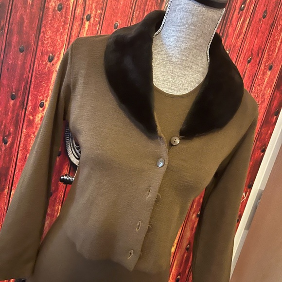 1960s Vintage 2 piece Dress with Fur collar Cardigan - Picture 5 of 7